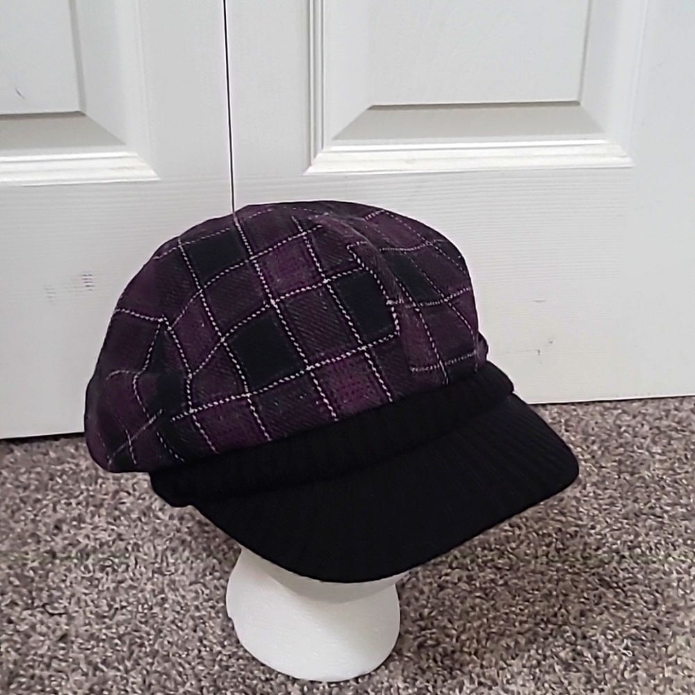 Plaid Newsboy Cap in Purple and Black - Unbranded